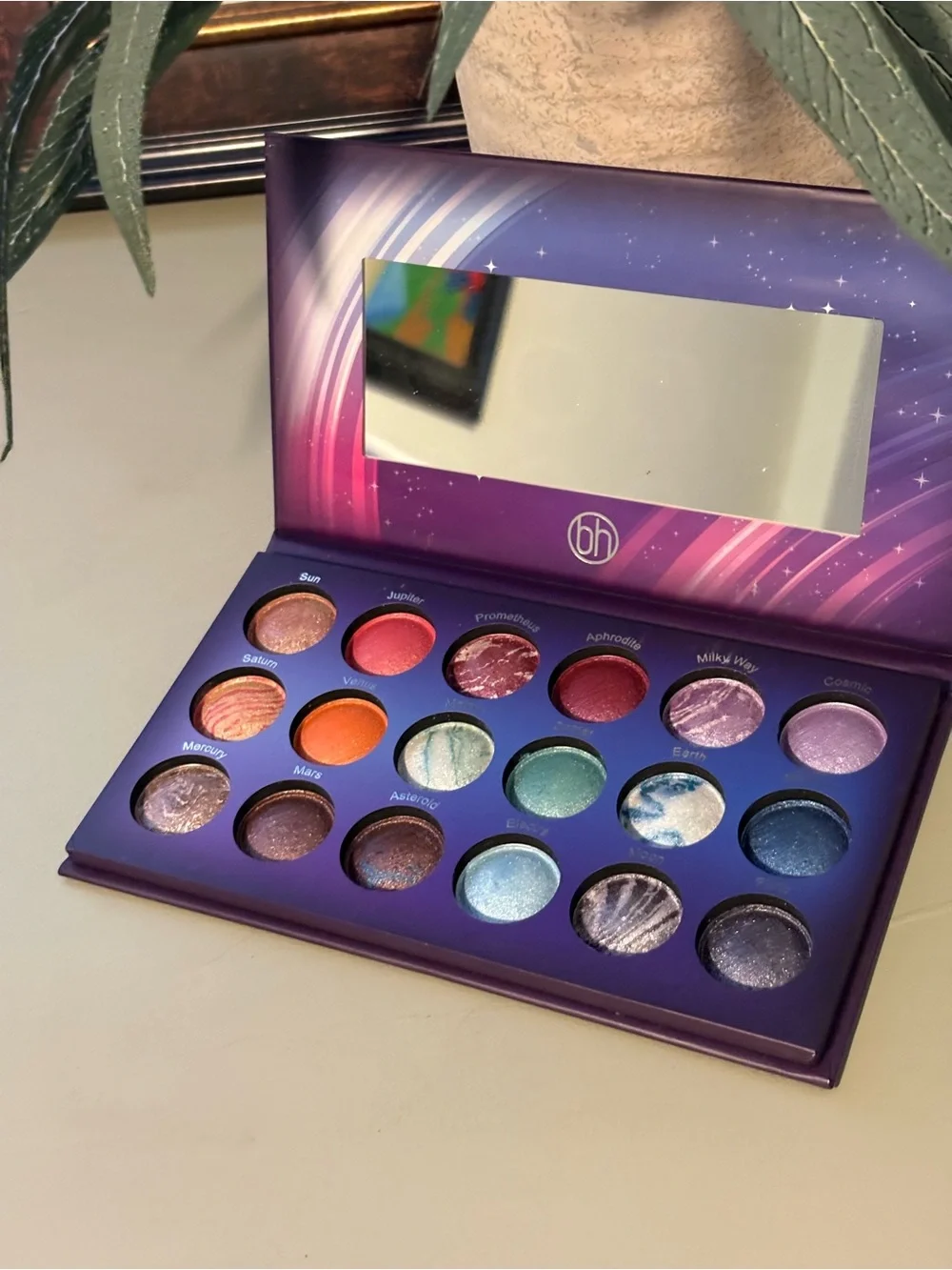 BH Cosmetics Galaxy Chic Eyeshadow Palette - Purple Pink